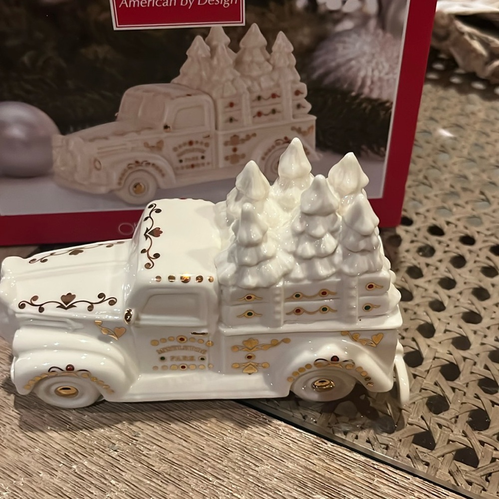 Lenox holiday truck with trees